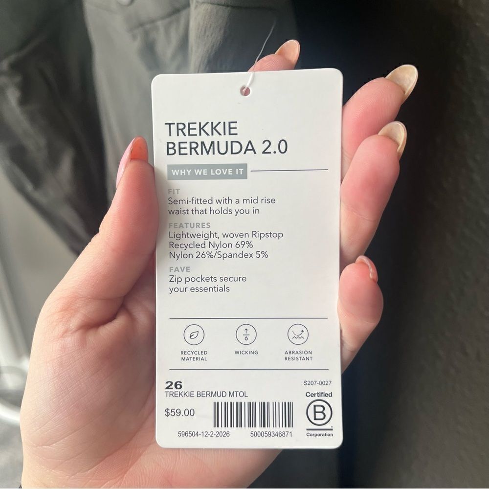 athleta trekkie bermuda 2.0 26 Mountian Olive - Picture 9 of 13